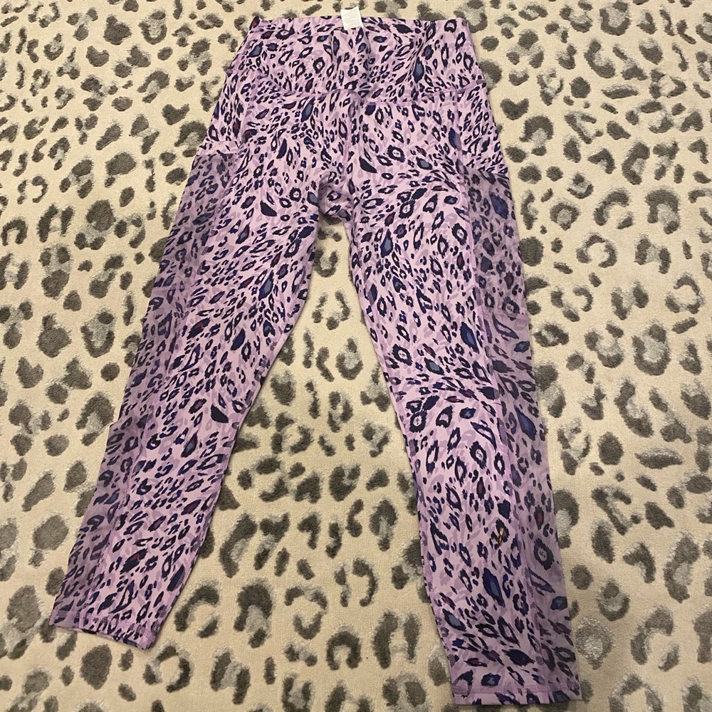 Fabletics Mila High waisted Capri NWT size medium